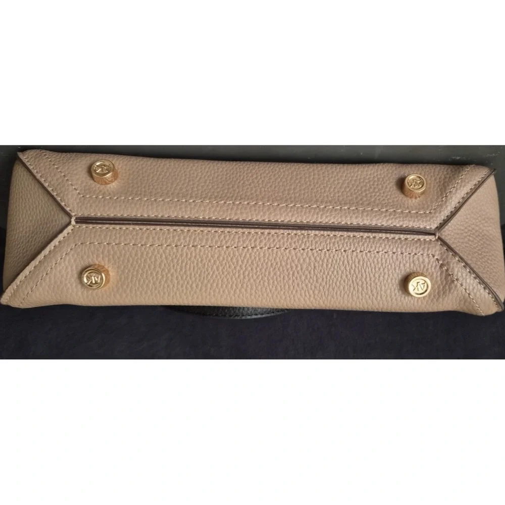 NWOT Anne Klein Handbag with Keychain and Eyeglass case